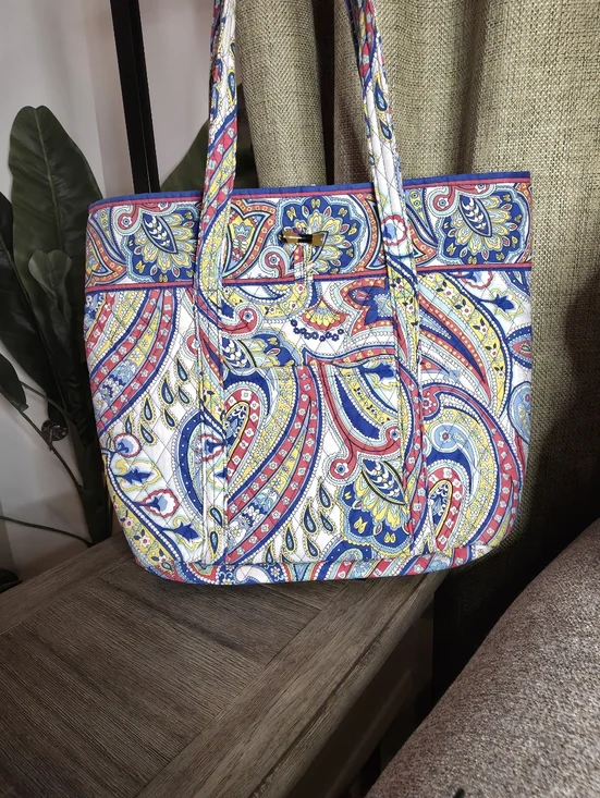 Vera Bradley Weekend Tote Large Quilted Paisley Tote Bag in Multicolor NWOT - Picture 2 of 6